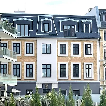 Living&comfort Penthouse-suite - Netflix, Kingsize Beds, Fast Wi-fi, Espresso *